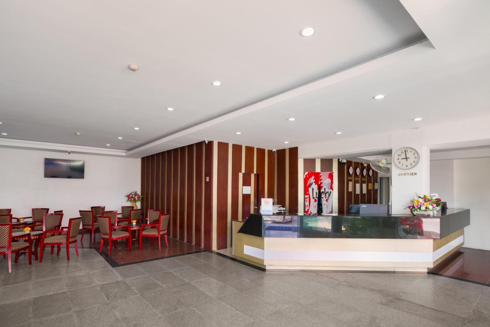 Jomtien Hisotel Exterior photo